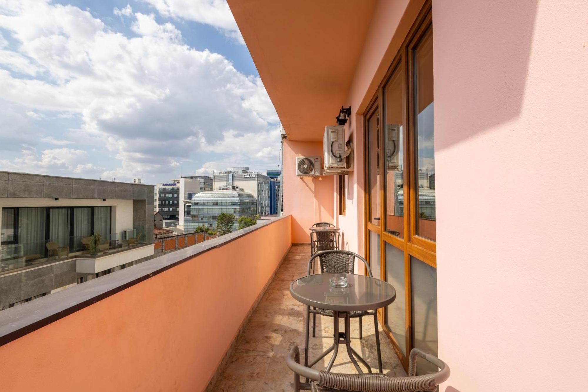 Downtown Victoria Apartments By Citybookings Bucarest Exterior foto